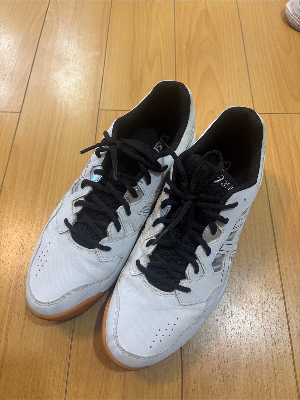 Asics Men’s White and Black Low-Profile Sneakers with Gum Sole gel Renma sz 12